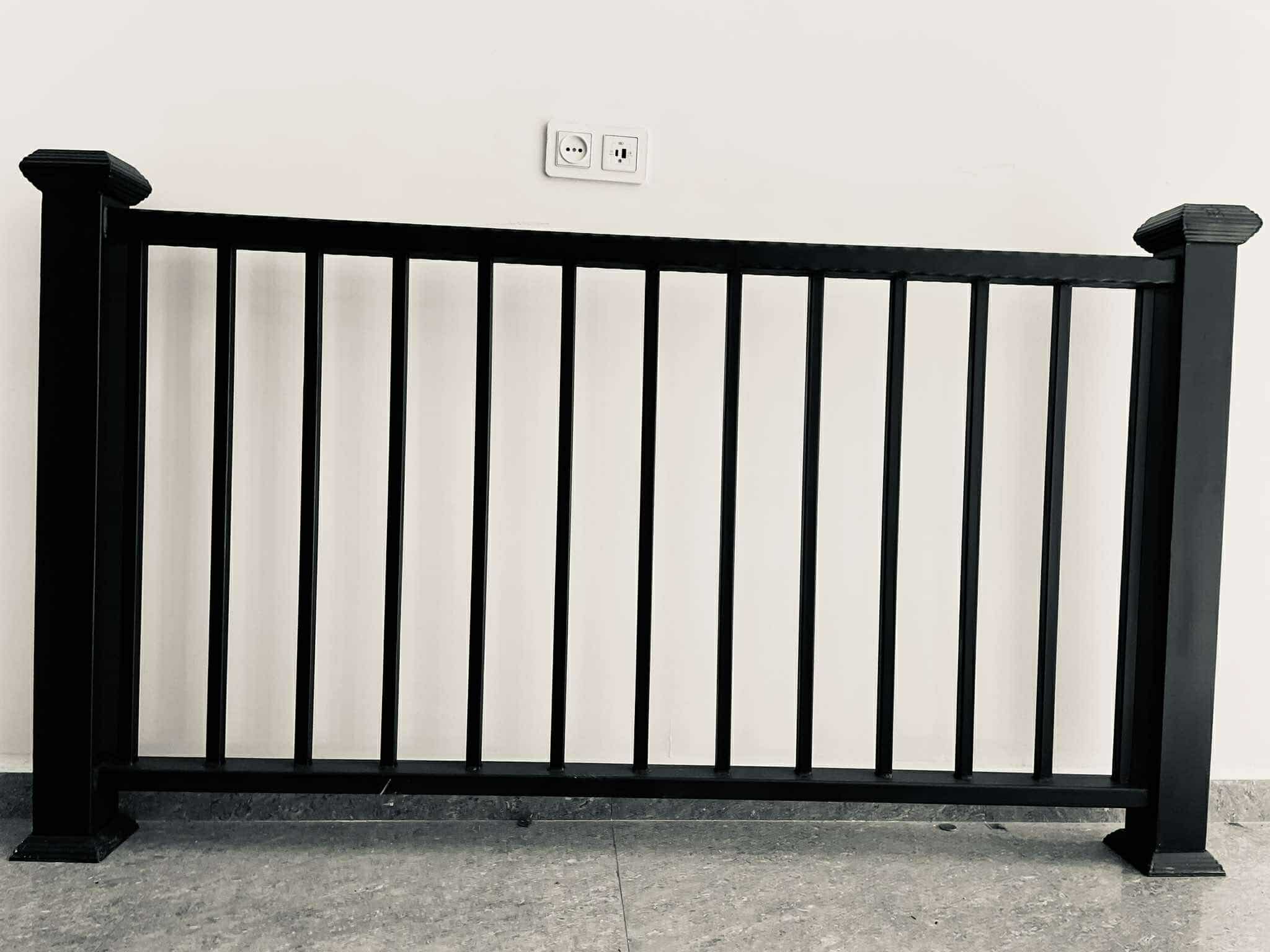 ლითონის ეზოს მოაჯირი